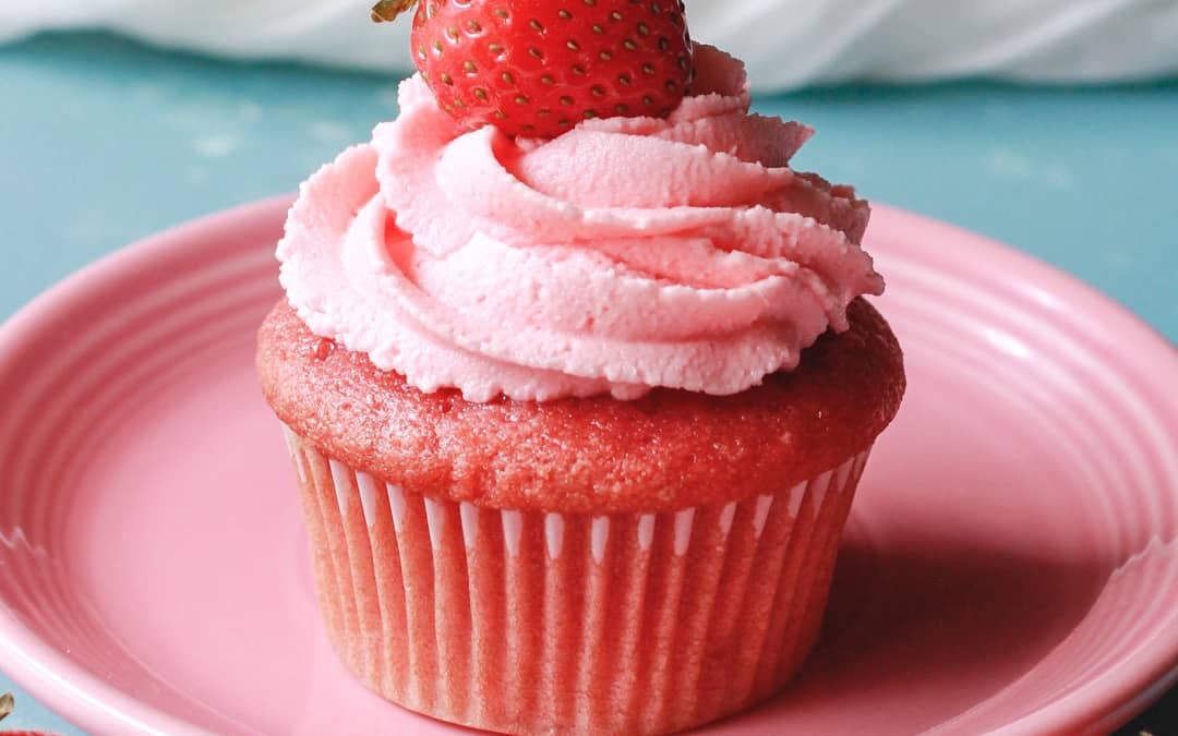 Vegan-Strawberry-Cupcake-