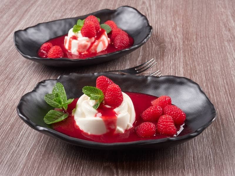 Panna Cotta with Raspberry Coulis: Perfect for Valentine's Day!