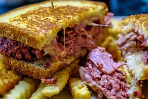 Sandwich with vegan corned beef