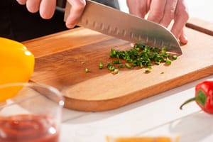 santoku knife, cutting with a santoku knife, cutting vegetables