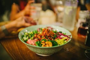 Poke Bowl with Delicious Topping / Flickr / Saaleha Bamjee
