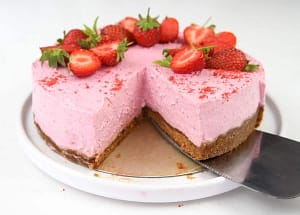Vegan Cheesecake Strawberry With Crust 