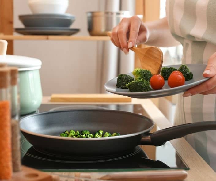 how to use an induction cooktop