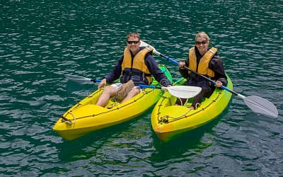 what to wear when going kayaking
