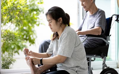 How to Trim Toenails and Fingernails in Elderly
